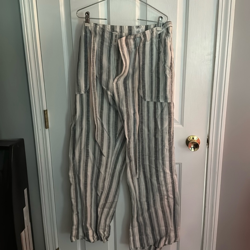 Gap wide leg linen like pants.